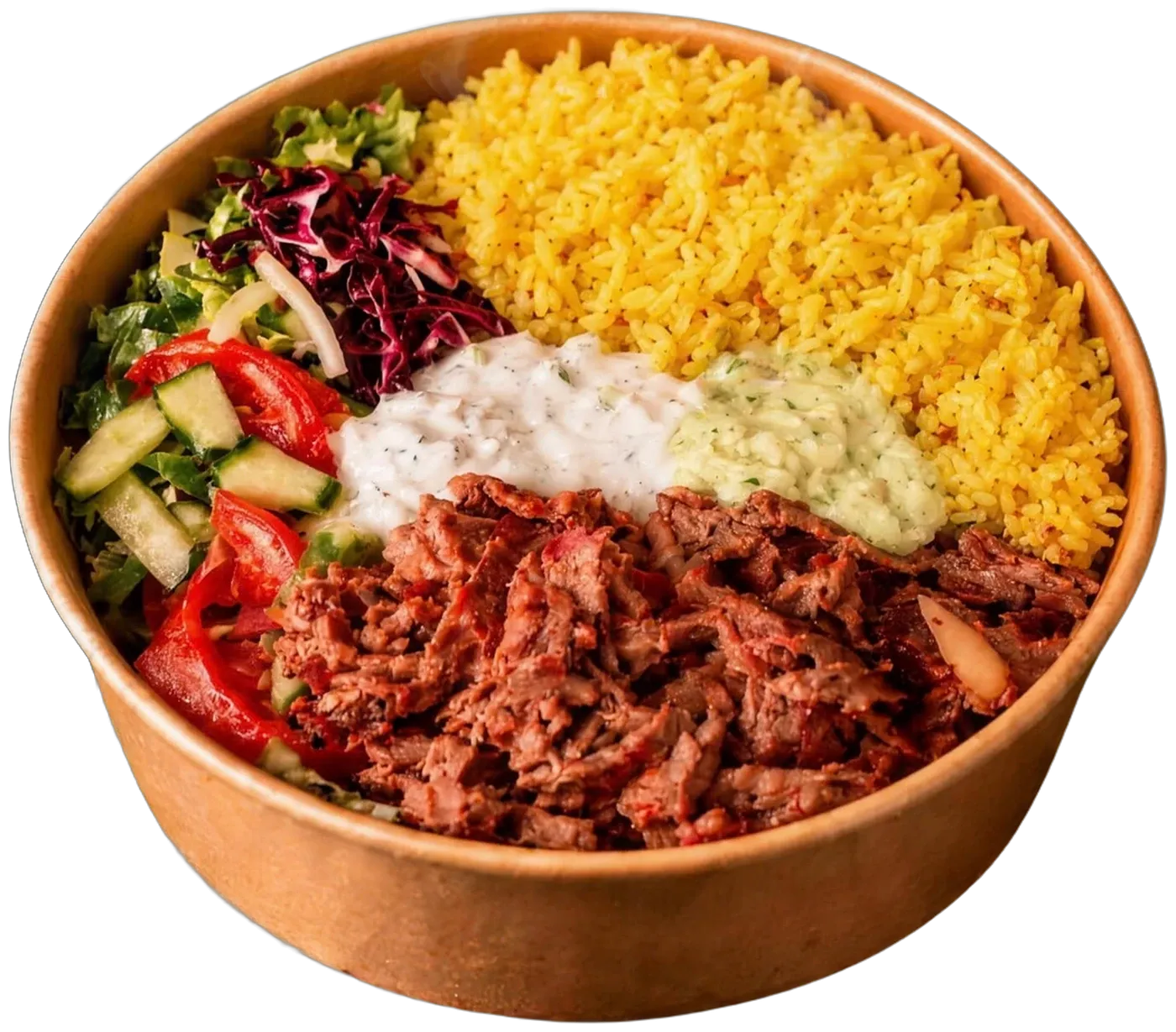 Beef Bowl mit gelbem Reis, Salat, Rotkohl, Tomaten und zwei Saucen